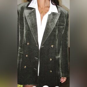 Commense Women’s Retro Velvet Blazer in Green